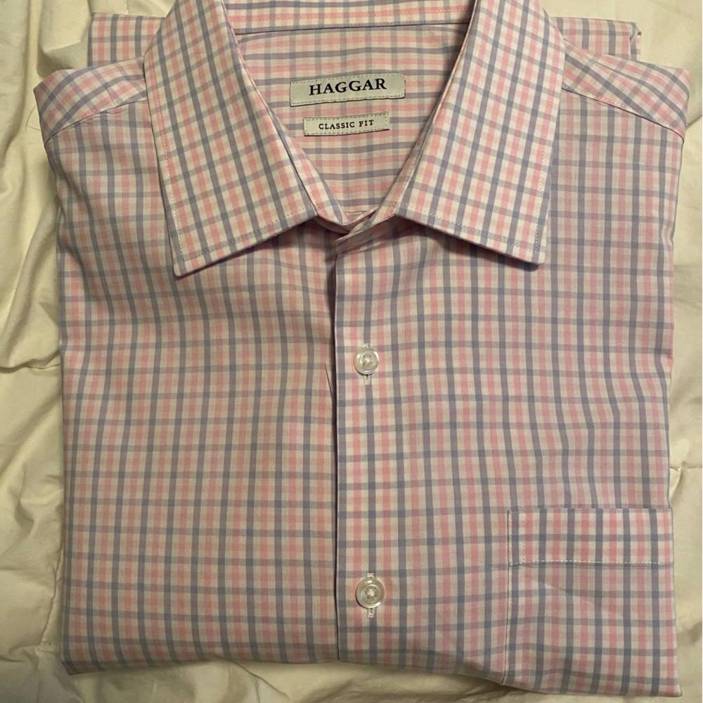 Haggar Men’s long-sleeve woven button up (Classic Fit)